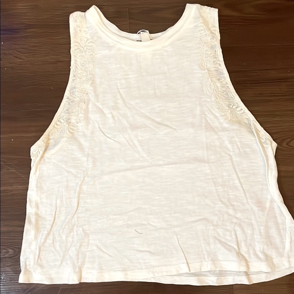 Women's White Floral Embroidered Sleeveless Top